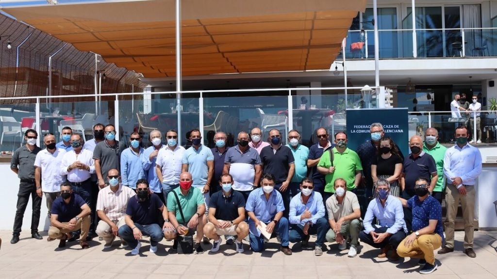 https://revistajaraysedal.es/wp-content/uploads/2021/08/pesca-galicia-puerto.jpg