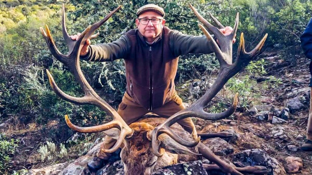 https://revistajaraysedal.es/wp-content/uploads/2021/08/pesca-galicia-puerto.jpg