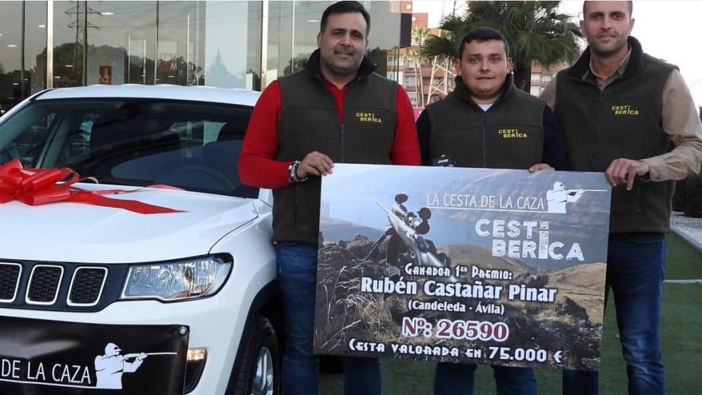 https://revistajaraysedal.es/wp-content/uploads/2021/08/pesca-galicia-puerto.jpg