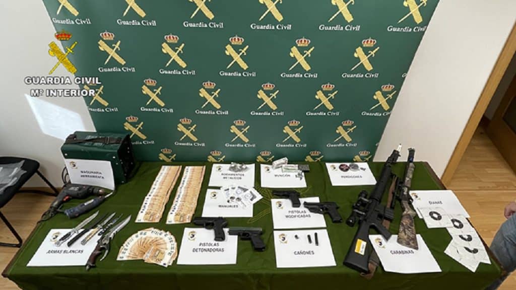 https://revistajaraysedal.es/wp-content/uploads/2021/08/pesca-galicia-puerto.jpg