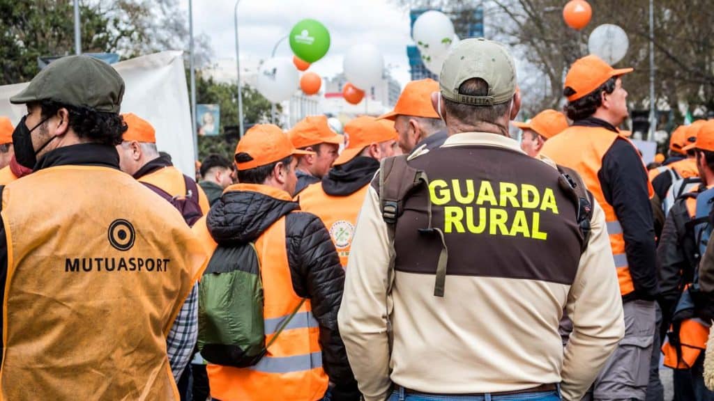 https://revistajaraysedal.es/wp-content/uploads/2021/08/pesca-galicia-puerto.jpg