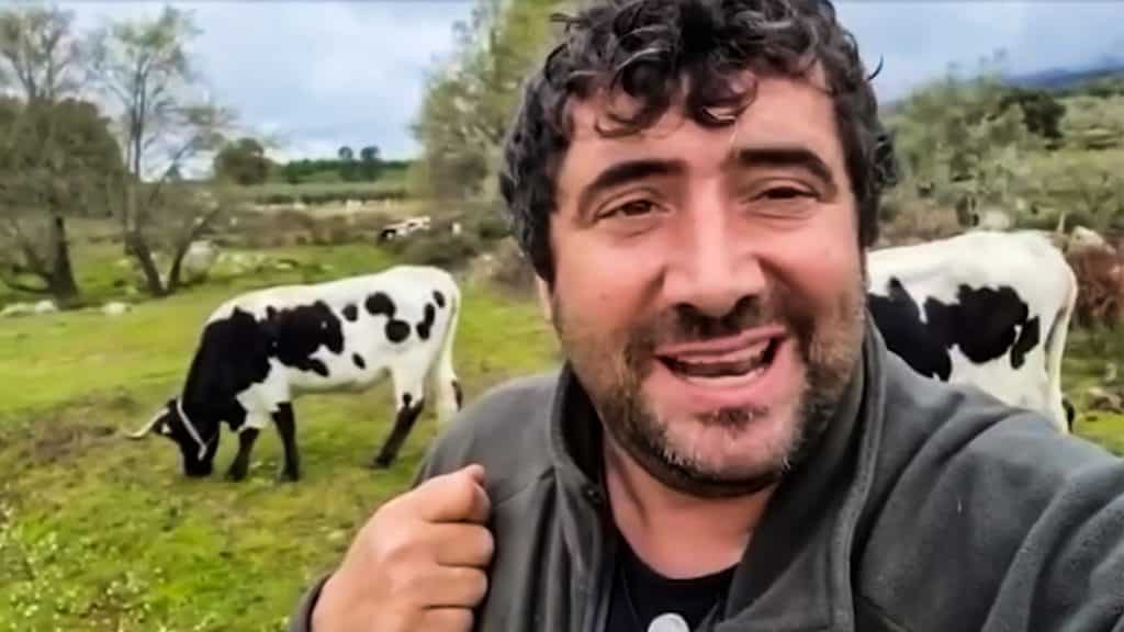 https://revistajaraysedal.es/wp-content/uploads/2021/08/pesca-galicia-puerto.jpg