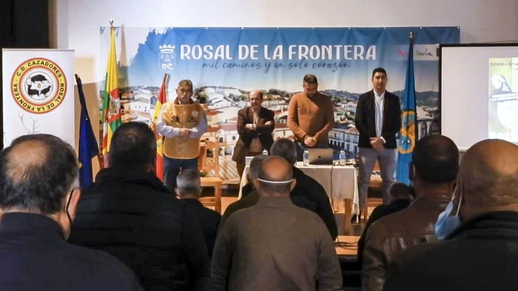 https://revistajaraysedal.es/wp-content/uploads/2021/08/pesca-galicia-puerto.jpg