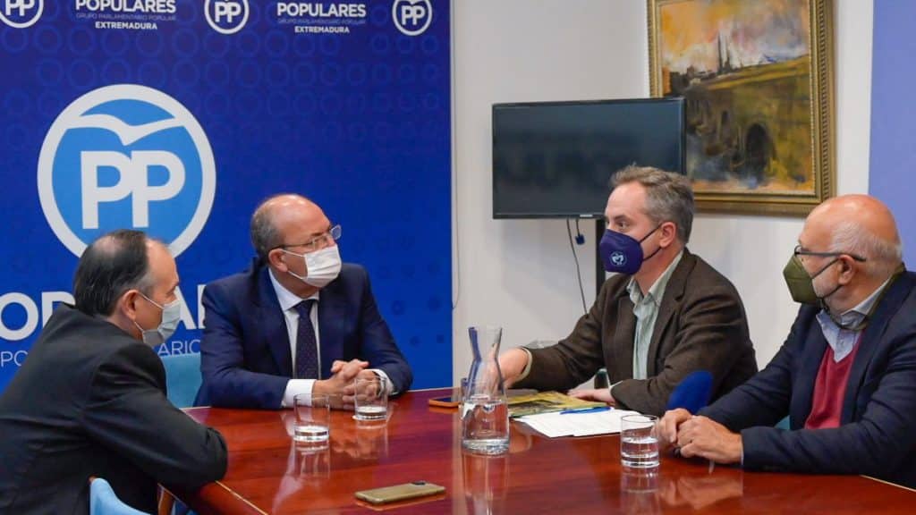https://revistajaraysedal.es/wp-content/uploads/2021/08/pesca-galicia-puerto.jpg