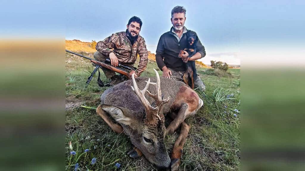 https://revistajaraysedal.es/wp-content/uploads/2021/08/pesca-galicia-puerto.jpg