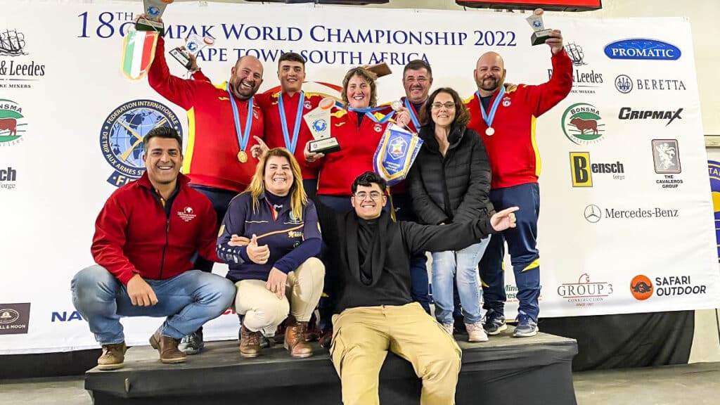 https://revistajaraysedal.es/wp-content/uploads/2021/08/pesca-galicia-puerto.jpg