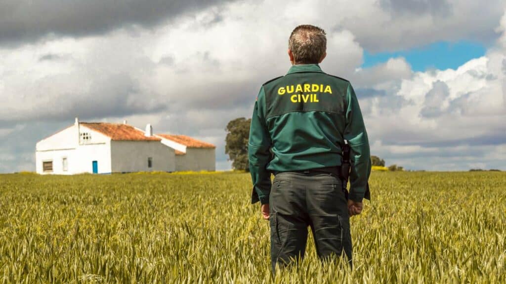 https://revistajaraysedal.es/wp-content/uploads/2021/08/pesca-galicia-puerto.jpg