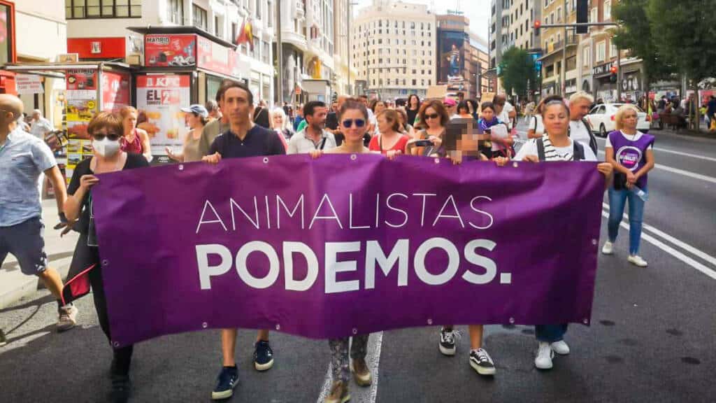 https://revistajaraysedal.es/wp-content/uploads/2021/08/pesca-galicia-puerto.jpg