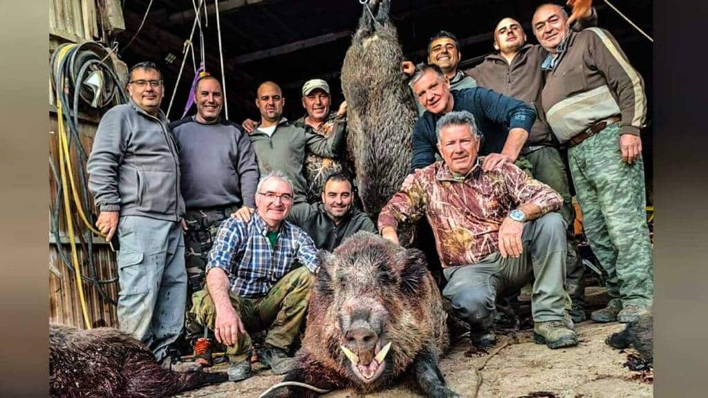 https://revistajaraysedal.es/wp-content/uploads/2021/08/pesca-galicia-puerto.jpg