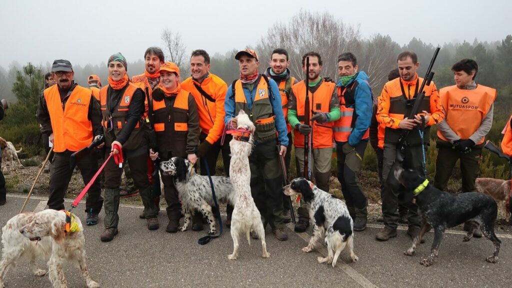 https://revistajaraysedal.es/wp-content/uploads/2021/08/pesca-galicia-puerto.jpg