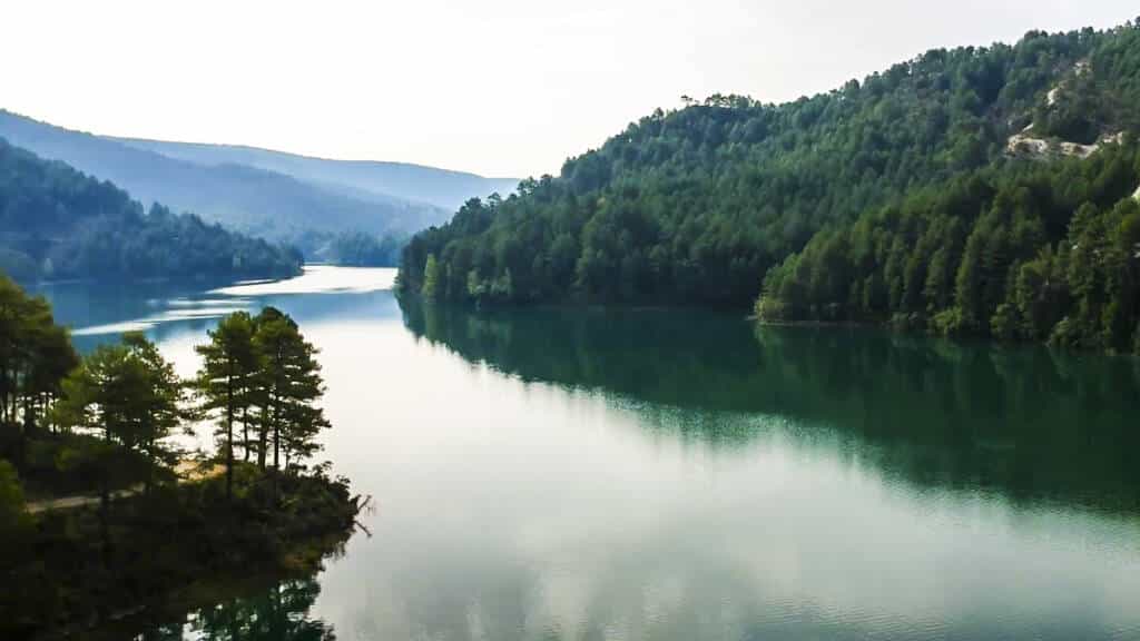 https://revistajaraysedal.es/wp-content/uploads/2021/08/pesca-galicia-puerto.jpg