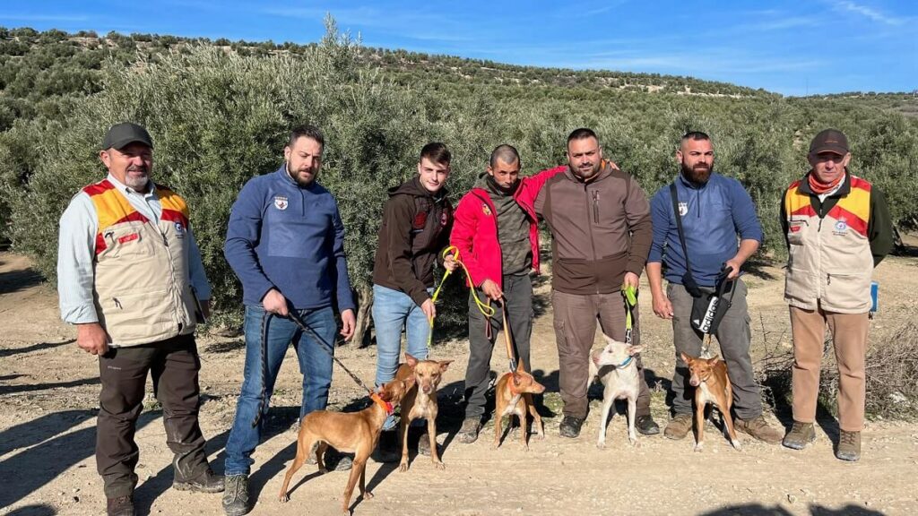 https://revistajaraysedal.es/wp-content/uploads/2021/08/pesca-galicia-puerto.jpg