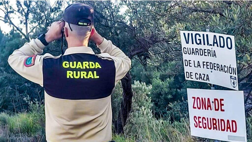 https://revistajaraysedal.es/wp-content/uploads/2021/08/pesca-galicia-puerto.jpg