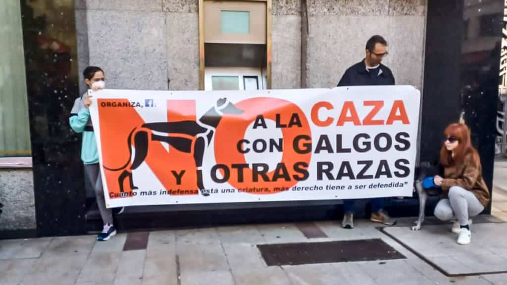 https://revistajaraysedal.es/wp-content/uploads/2021/08/pesca-galicia-puerto.jpg