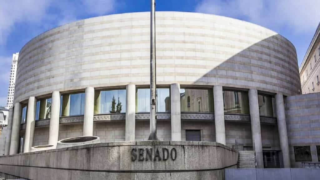 https://revistajaraysedal.es/wp-content/uploads/2021/08/pesca-galicia-puerto.jpg