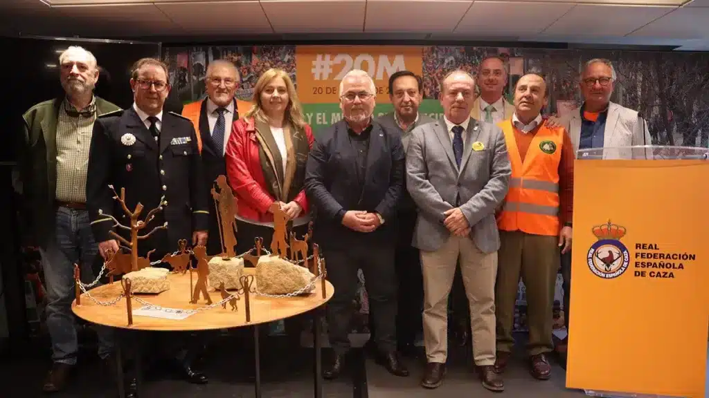 https://revistajaraysedal.es/wp-content/uploads/2021/08/pesca-galicia-puerto.jpg