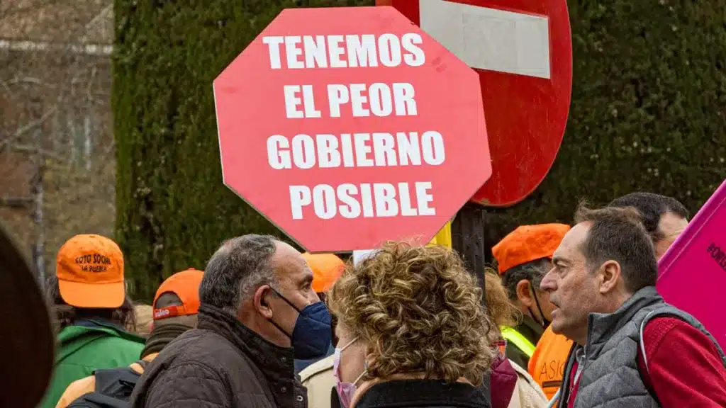 https://revistajaraysedal.es/wp-content/uploads/2021/08/pesca-galicia-puerto.jpg