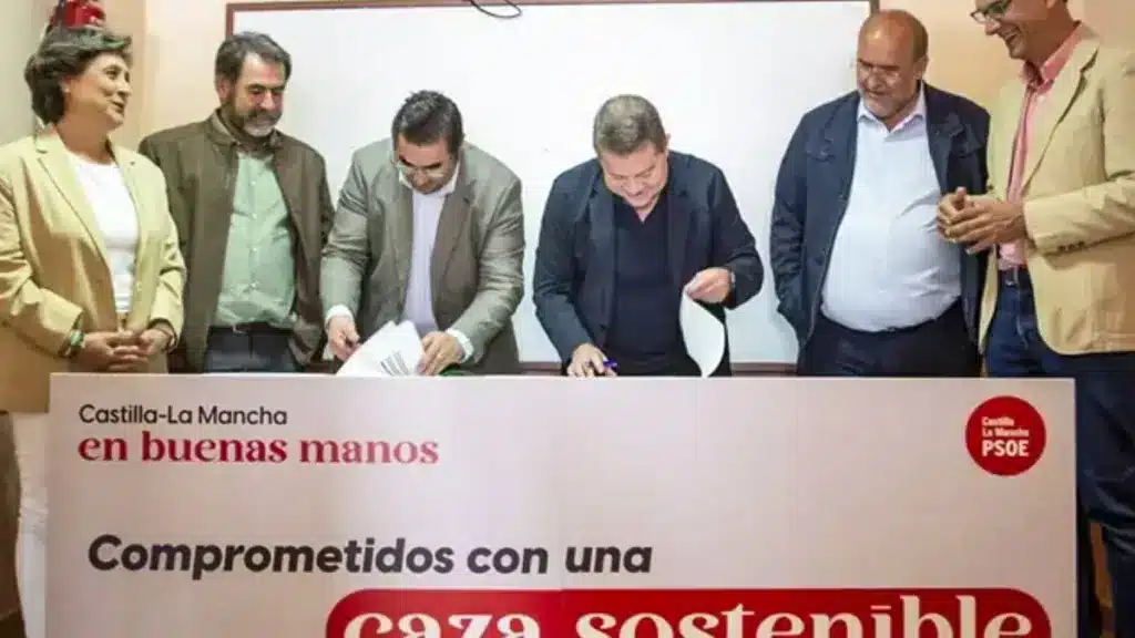 https://revistajaraysedal.es/wp-content/uploads/2021/08/pesca-galicia-puerto.jpg