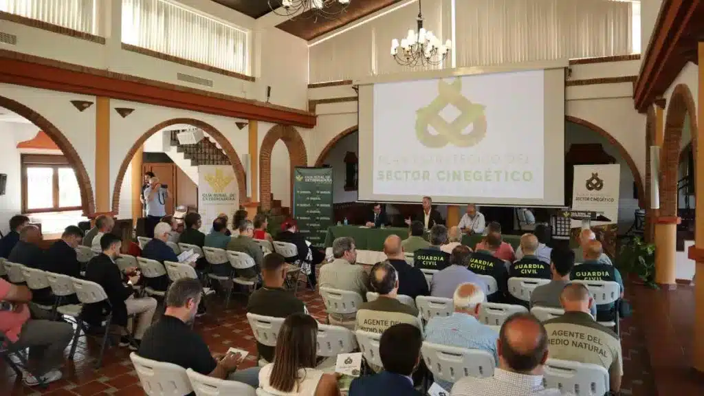 https://revistajaraysedal.es/wp-content/uploads/2021/08/pesca-galicia-puerto.jpg