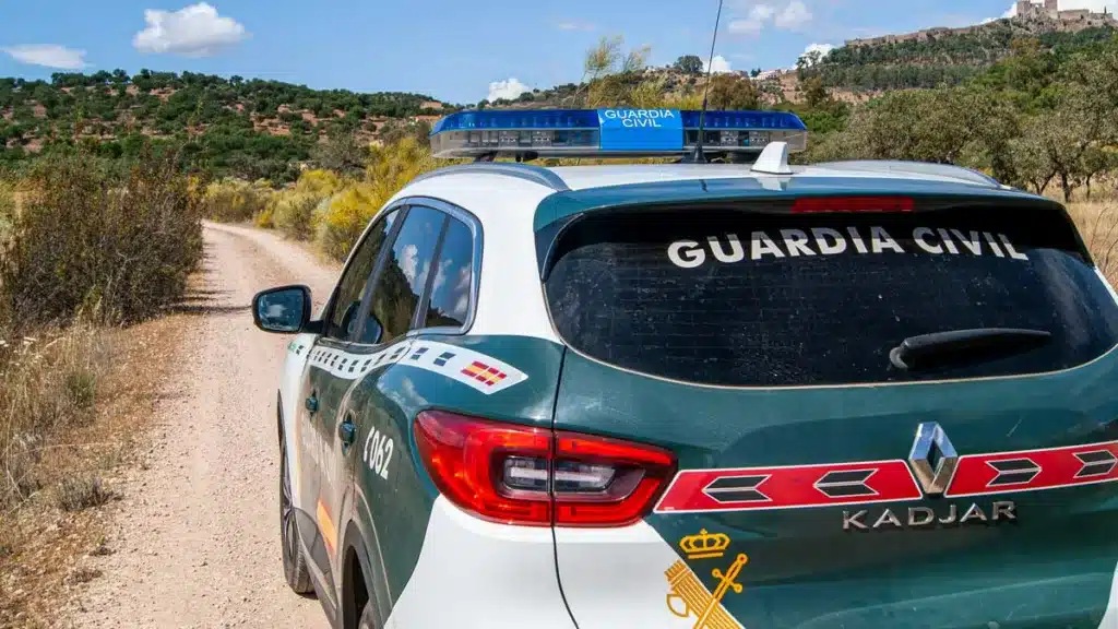 https://revistajaraysedal.es/wp-content/uploads/2021/08/pesca-galicia-puerto.jpg