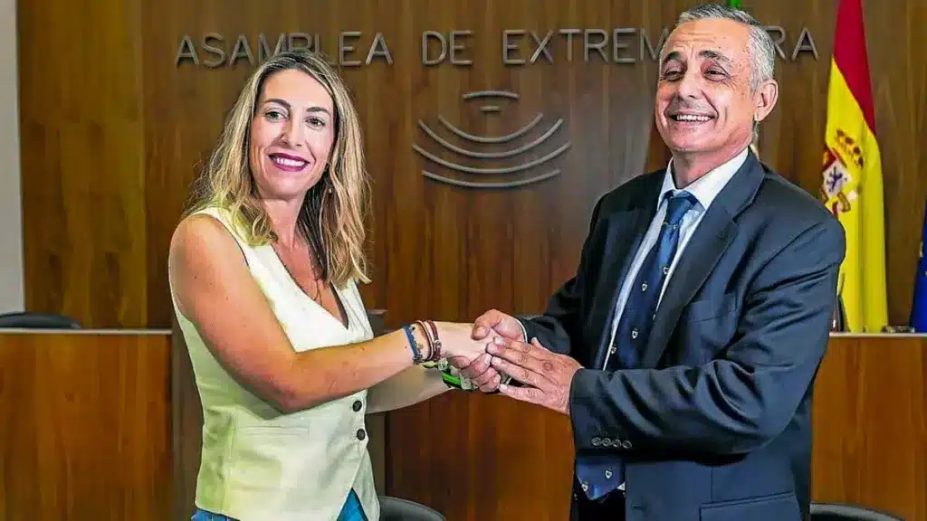https://revistajaraysedal.es/wp-content/uploads/2021/08/pesca-galicia-puerto.jpg