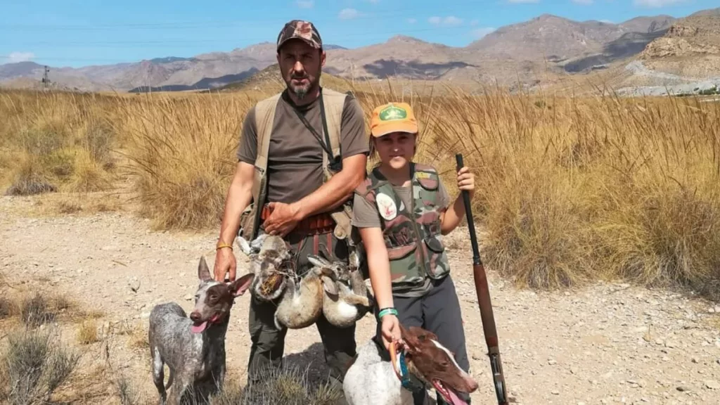 https://revistajaraysedal.es/wp-content/uploads/2021/08/pesca-galicia-puerto.jpg