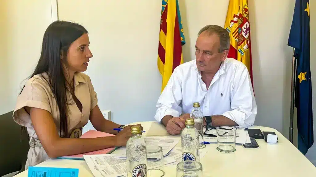 https://revistajaraysedal.es/wp-content/uploads/2021/08/pesca-galicia-puerto.jpg
