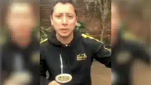 El chiste del entierro y el fanático de la pesca que arrasa en Instagram