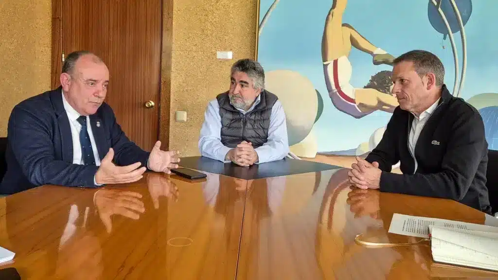 Reunión entre la RFEC y el CDD.