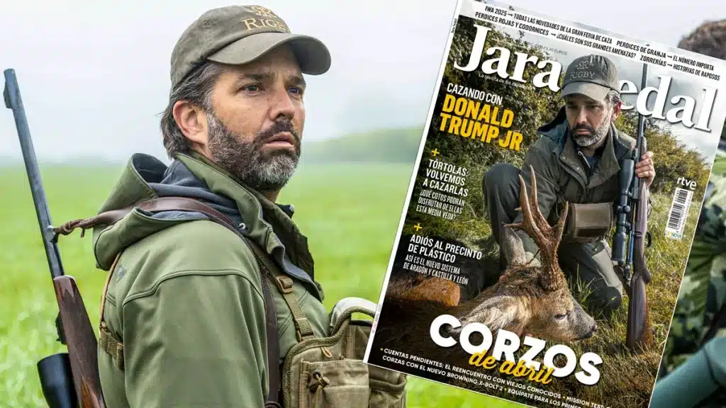 Trump con el corzo recién abatido y la portada de Jara y Sedal.