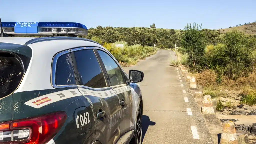 Un coche de la Guardia Civil en una foto de archivo. © Shutterstock