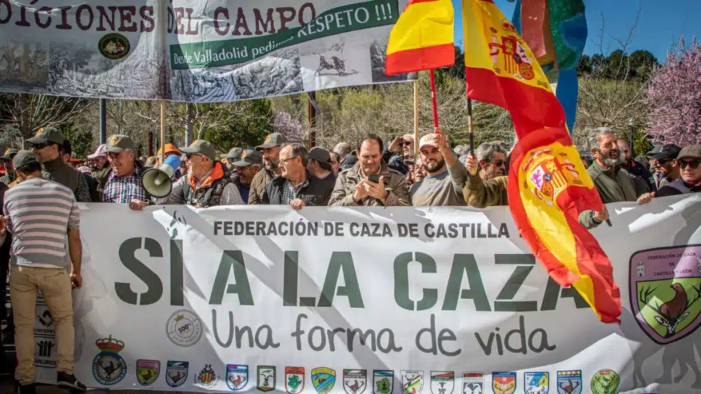 Cazadores de Castilla y León durante una manifestación.