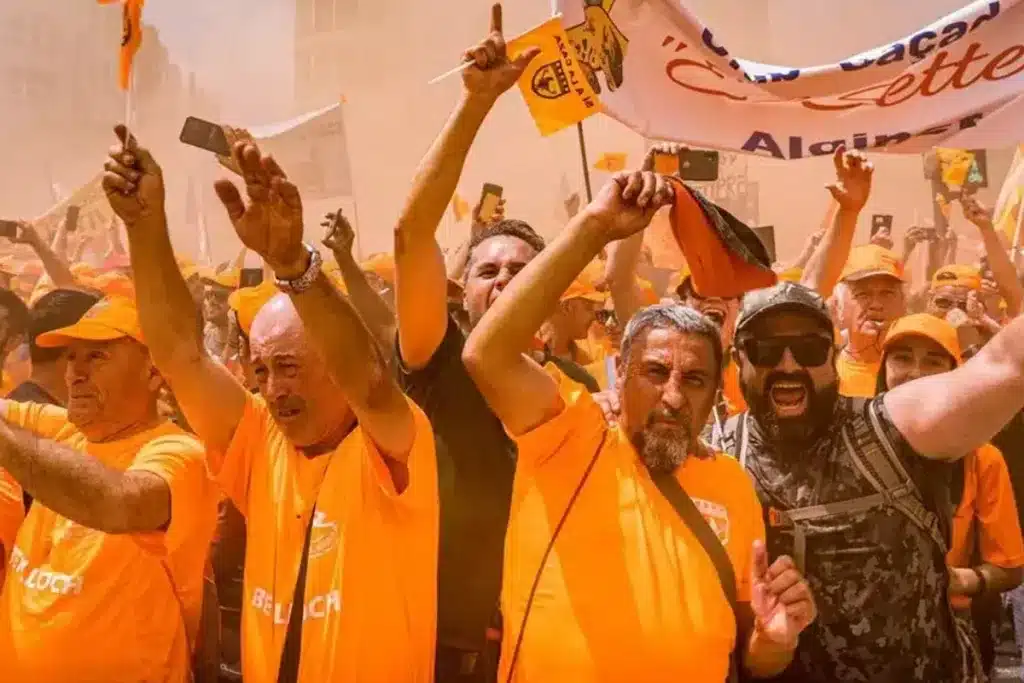 Marea naranja