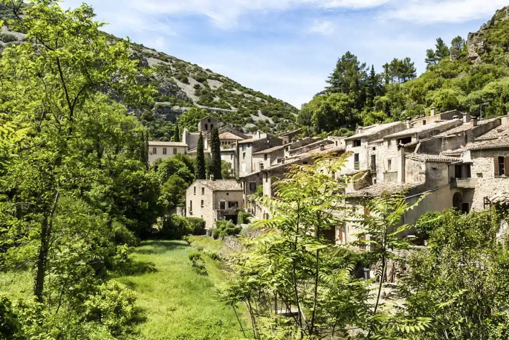 pueblo 250 habitantes turismo