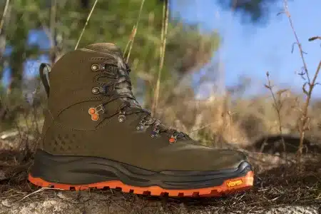 Chiruca lanza nuevas prendas y botas de alta visibilidad para cazadores