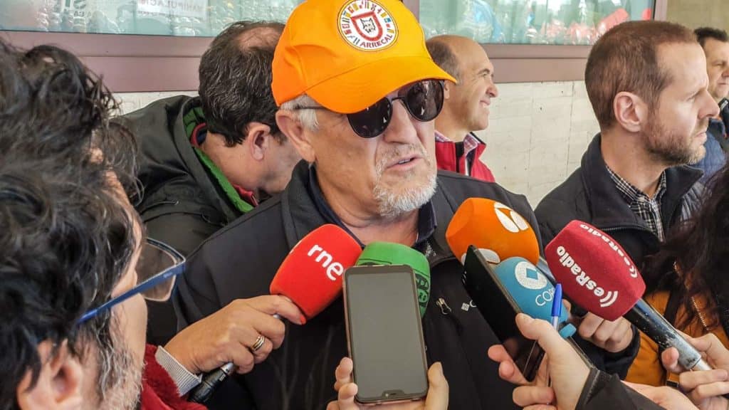 https://revistajaraysedal.es/wp-content/uploads/2021/08/pesca-galicia-puerto.jpg