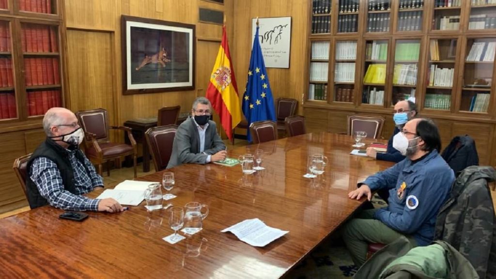 https://revistajaraysedal.es/wp-content/uploads/2021/08/pesca-galicia-puerto.jpg