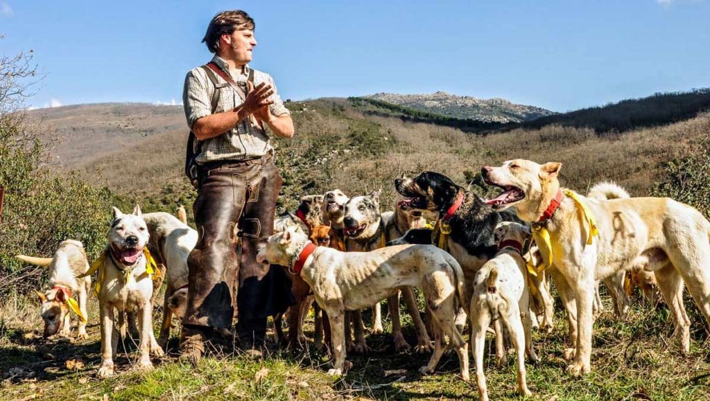 https://revistajaraysedal.es/wp-content/uploads/2021/08/pesca-galicia-puerto.jpg